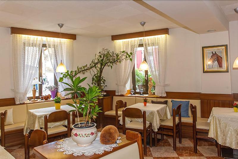 Albergo Antica Rosa Левико Терме Екстериор снимка