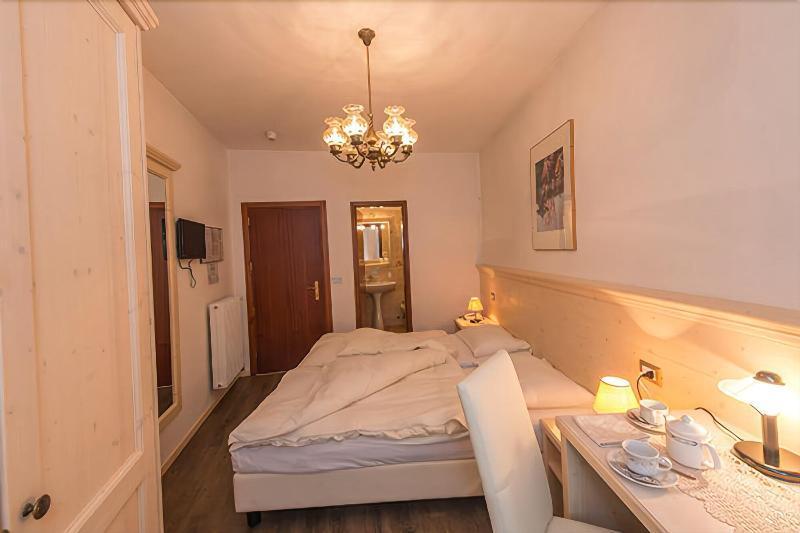 Albergo Antica Rosa Левико Терме Екстериор снимка