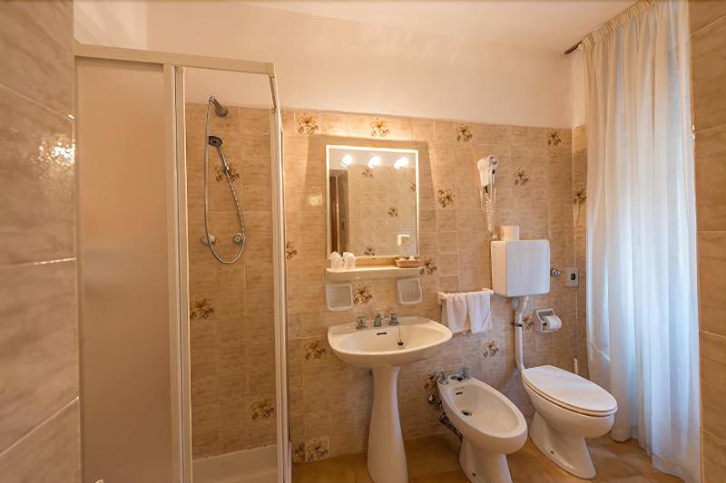Albergo Antica Rosa Левико Терме Екстериор снимка