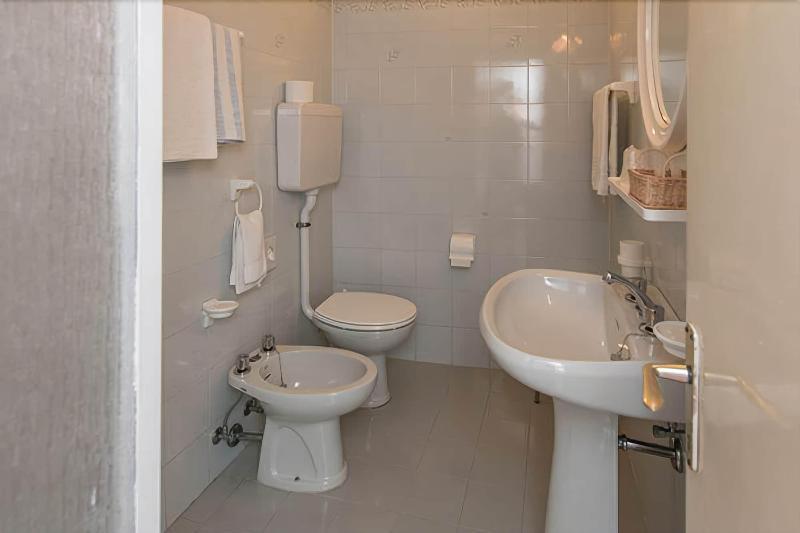Albergo Antica Rosa Левико Терме Екстериор снимка