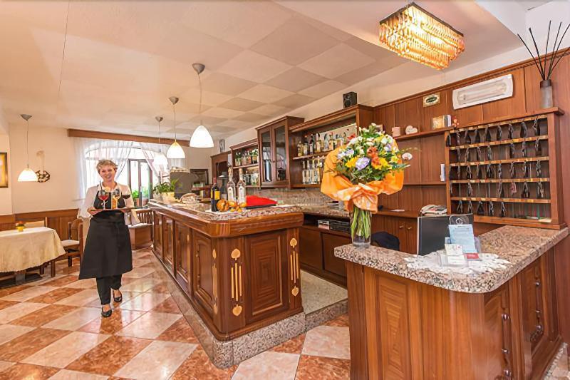 Albergo Antica Rosa Левико Терме Екстериор снимка