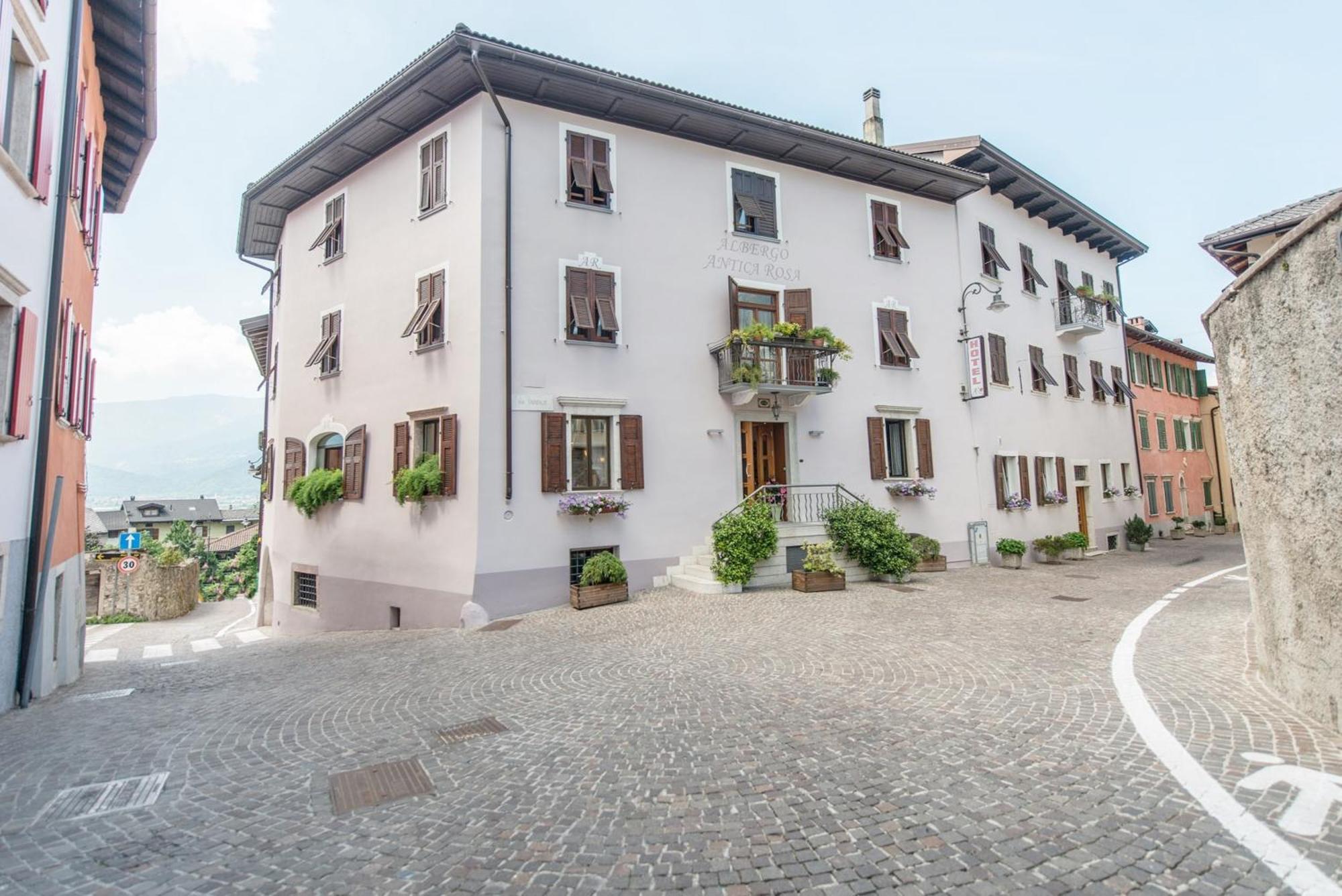 Albergo Antica Rosa Левико Терме Екстериор снимка