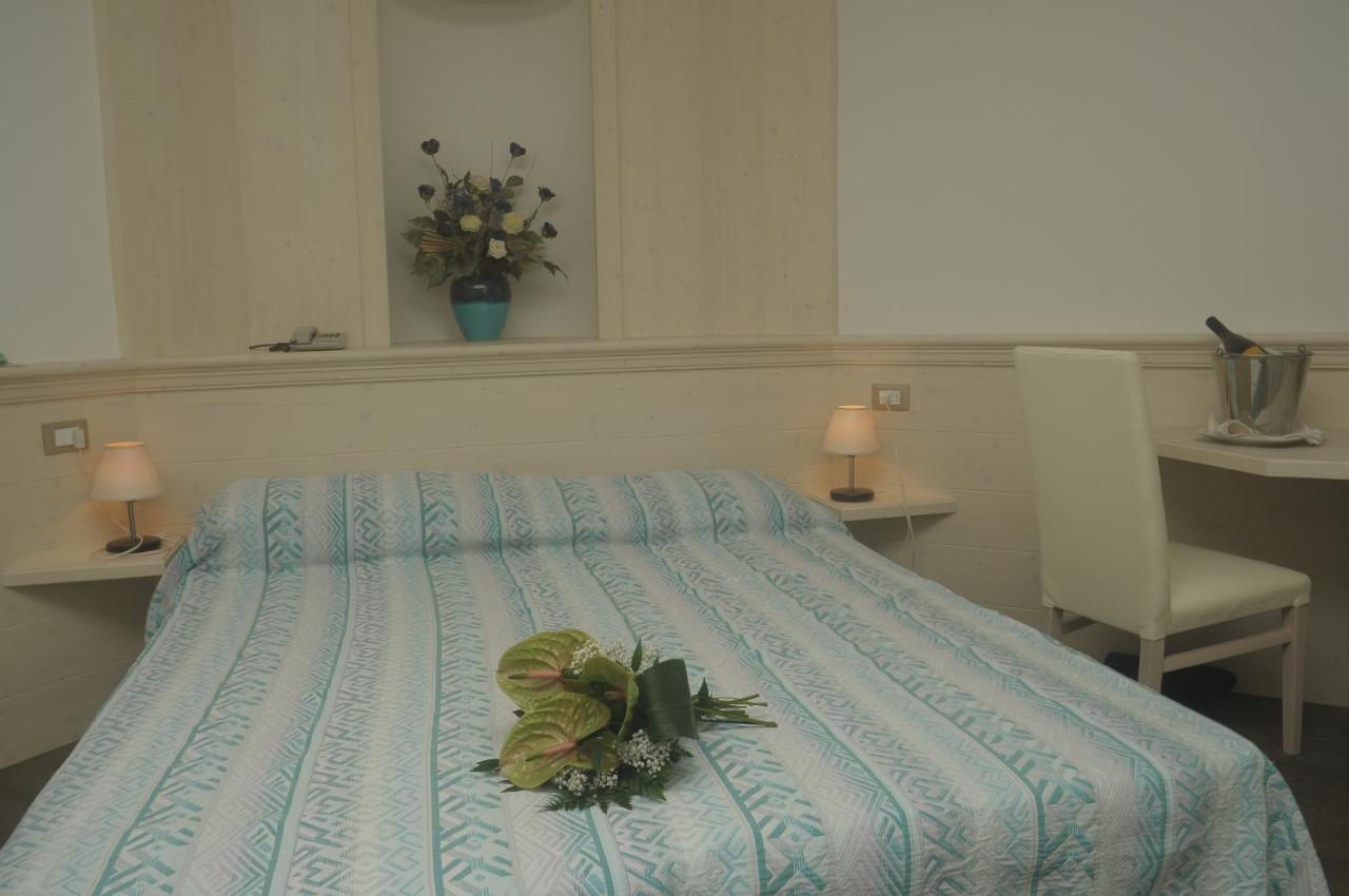 Albergo Antica Rosa Левико Терме Стая снимка
